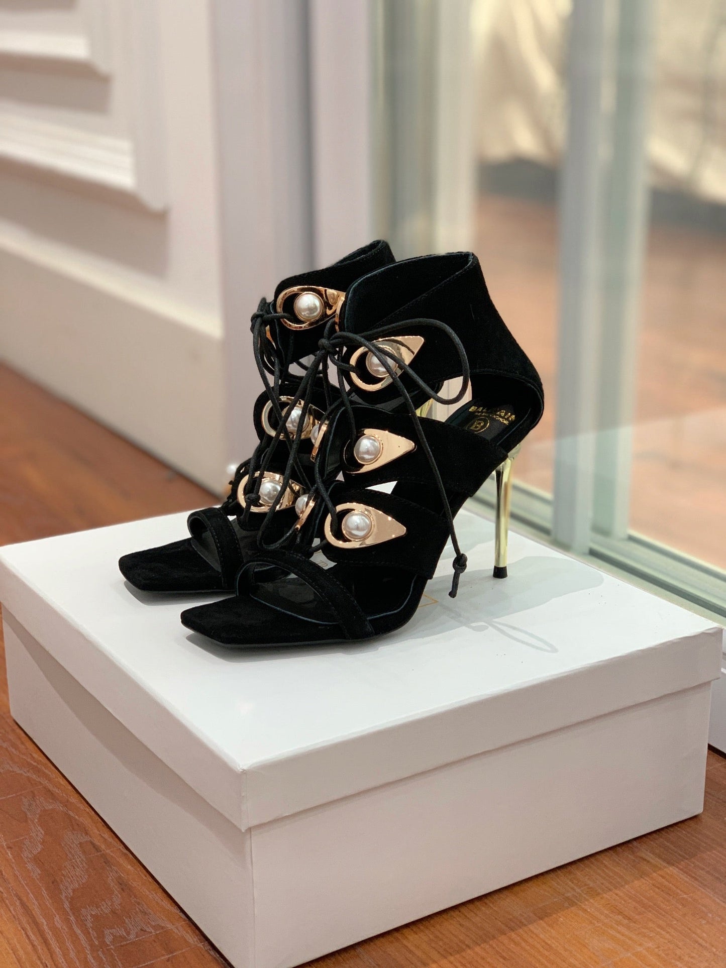 BALMAIN 25S HIGH HEELS 95MM IN BLACK SUEDE WITH PEARL - 36