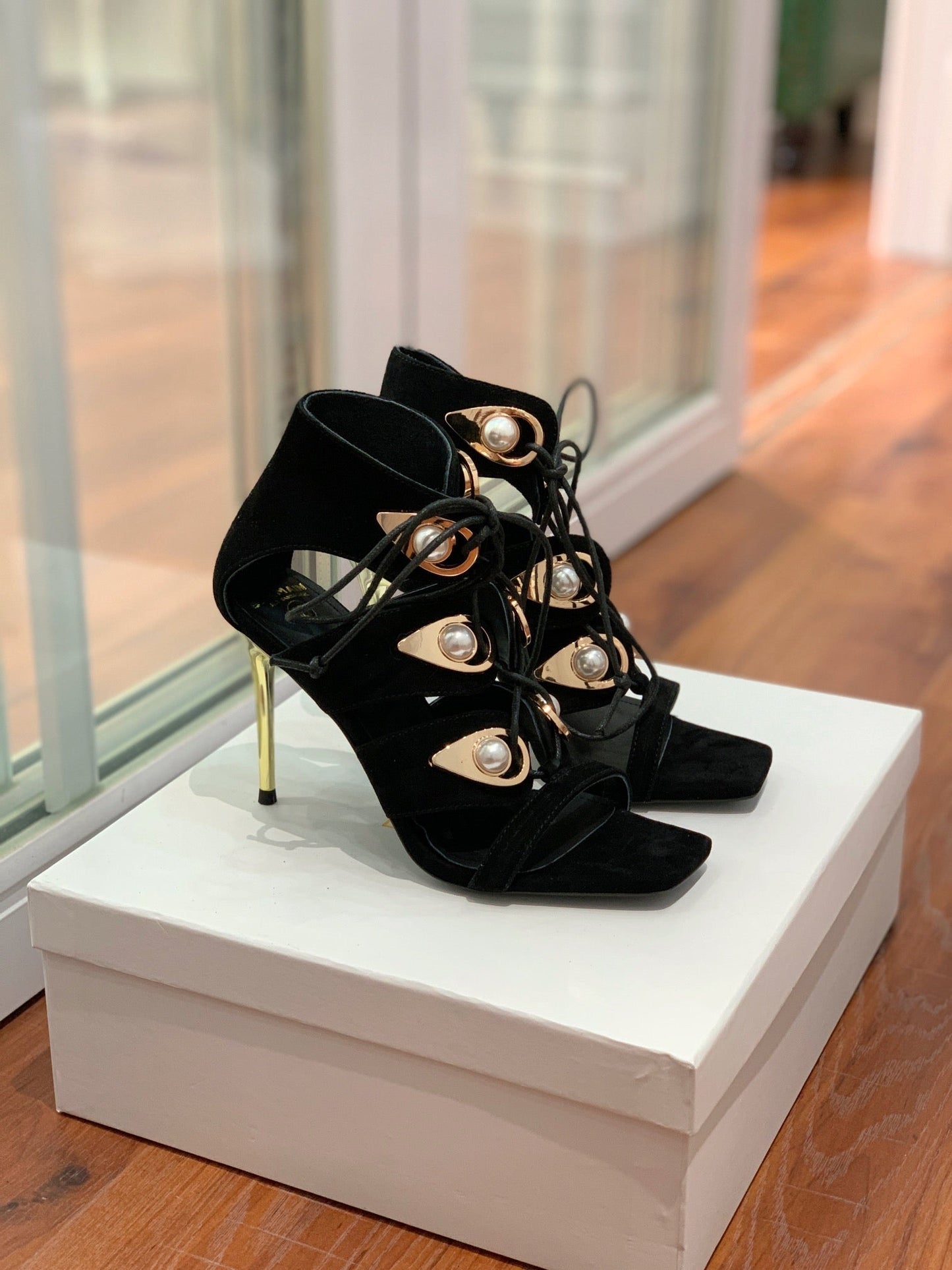 BALMAIN 25S HIGH HEELS 95MM IN BLACK SUEDE WITH PEARL - 36