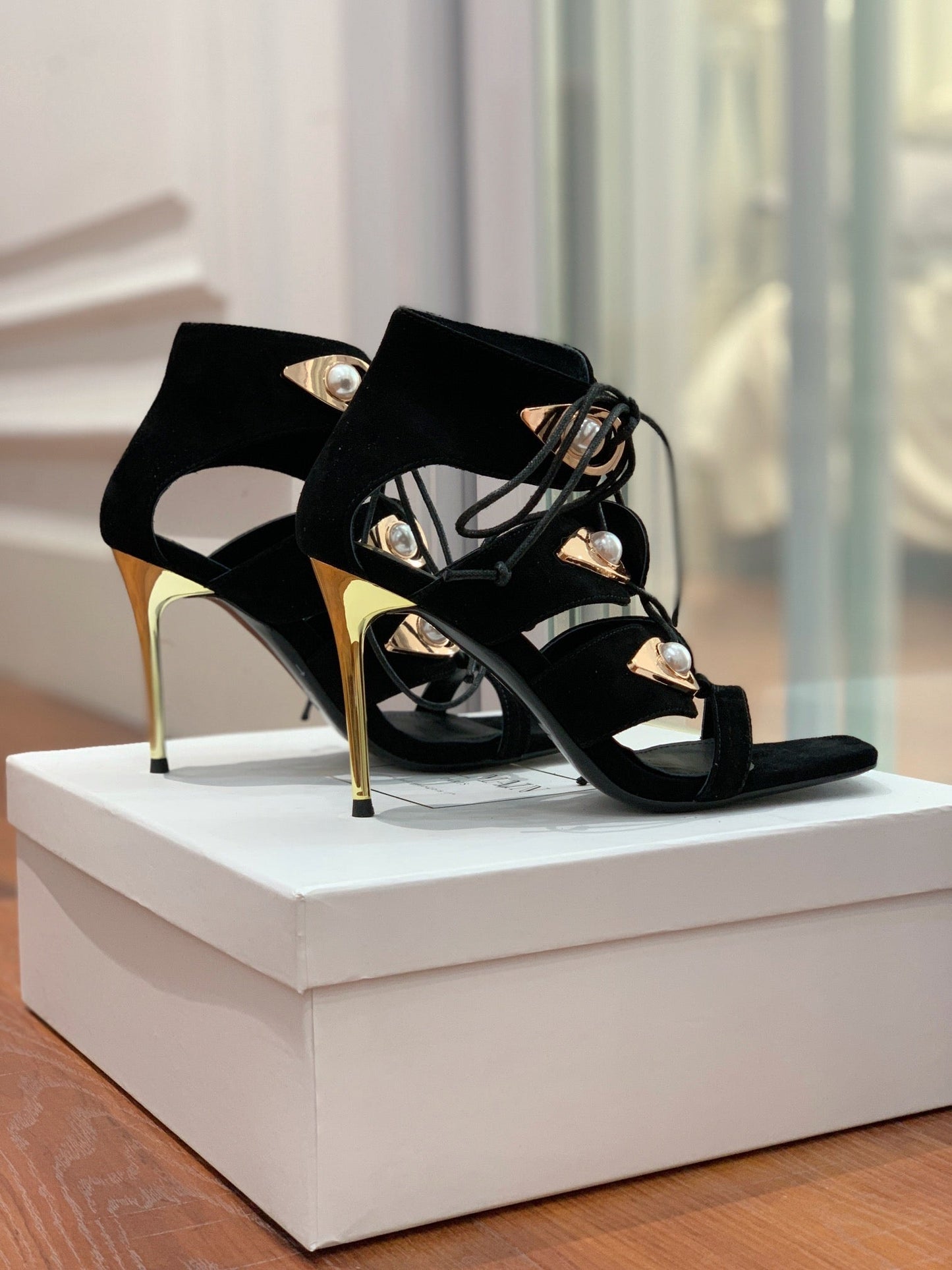 BALMAIN 25S HIGH HEELS 95MM IN BLACK SUEDE WITH PEARL - 36