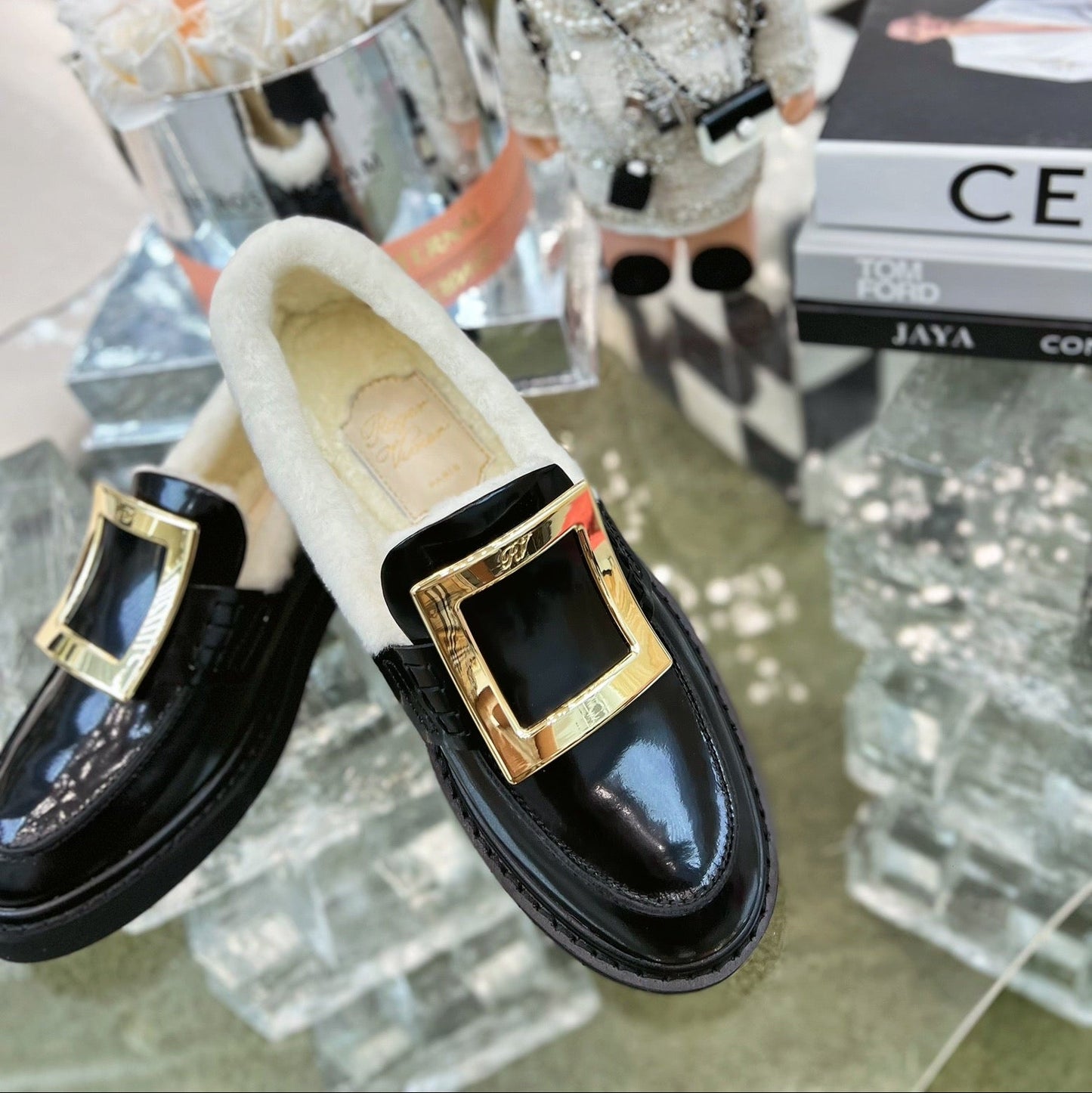 VIV' RANGERS LOAFERS IN BLACK PATENT CALFSKIN FLEECE LINING GOLD BUCKLE - 35