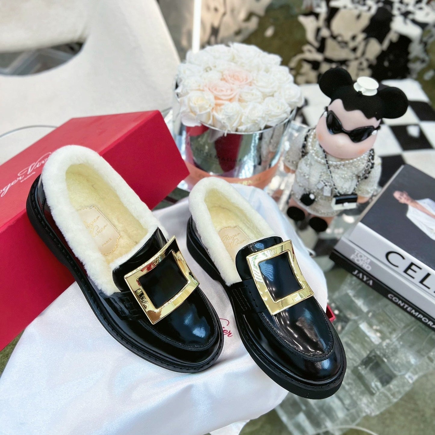 VIV' RANGERS LOAFERS IN BLACK PATENT CALFSKIN FLEECE LINING GOLD BUCKLE - 35