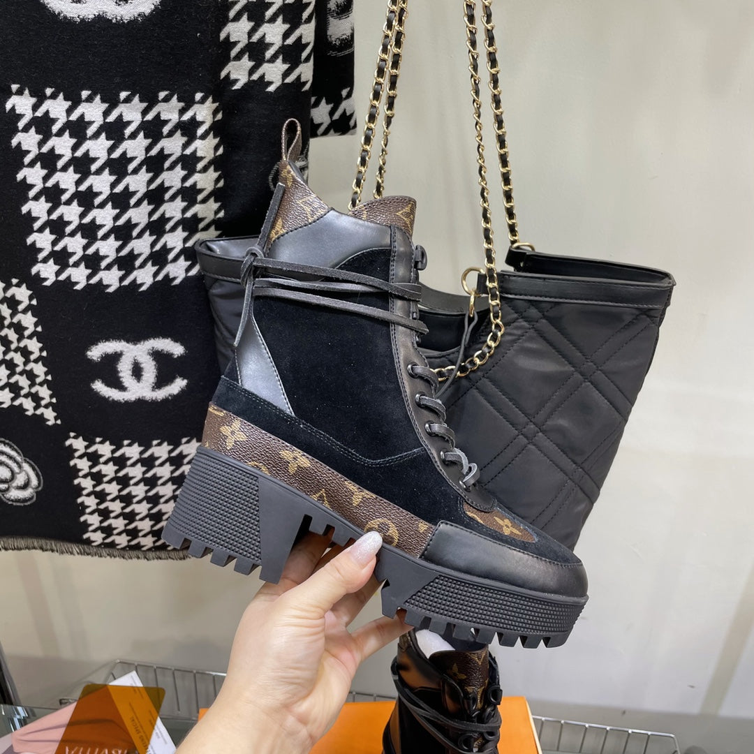 LAUREATE PLATFORM BOOTS IN BLACK SUEDE AND CHOCOLATE BROWN CALFSKIN - 35