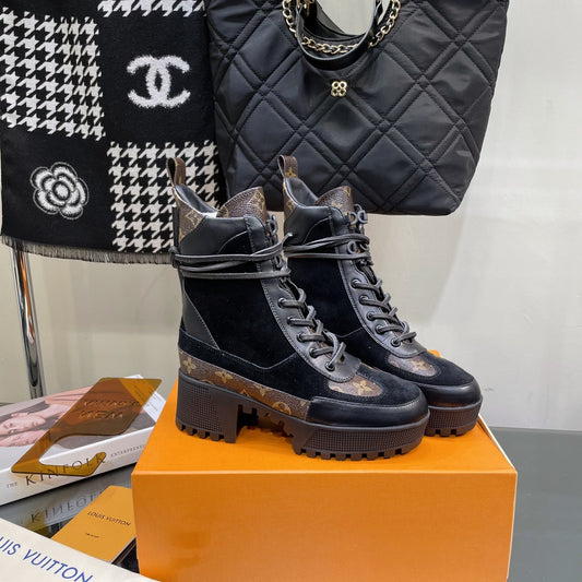 LAUREATE PLATFORM BOOTS IN BLACK SUEDE AND CHOCOLATE BROWN CALFSKIN - 35