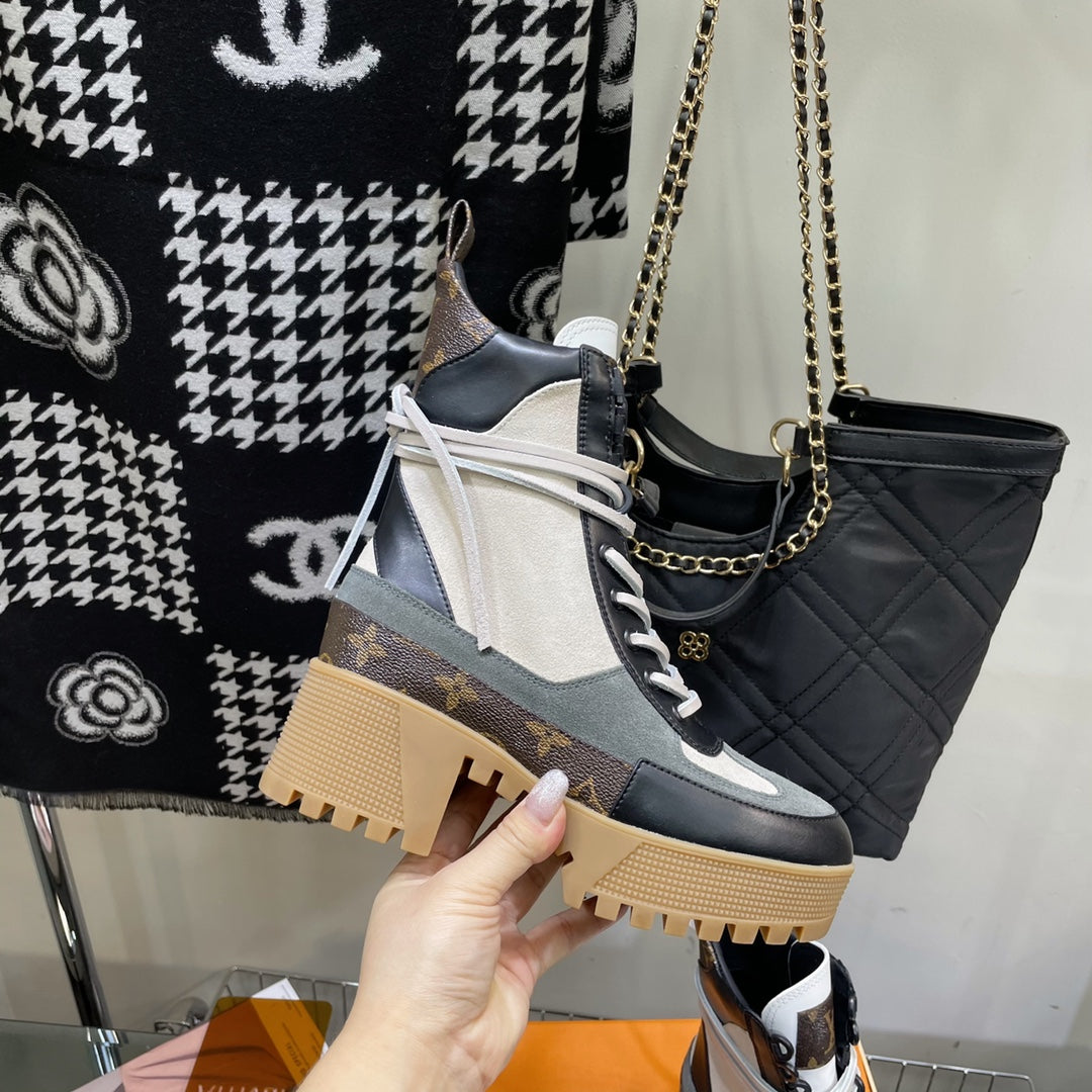 LAUREATE PLATFORM BOOTS IN WHITE CALFSKIN AND COIN GRAY SUEDE - 35