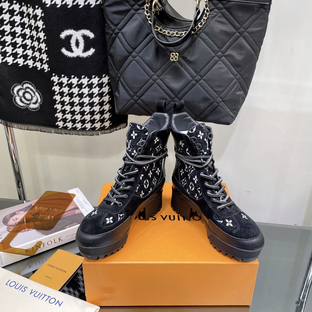 LAUREATE PLATFORM BOOTS IN BLACK MIX WHITE SUEDE AND MONOGRAM JACQUARD PATTERN - 35