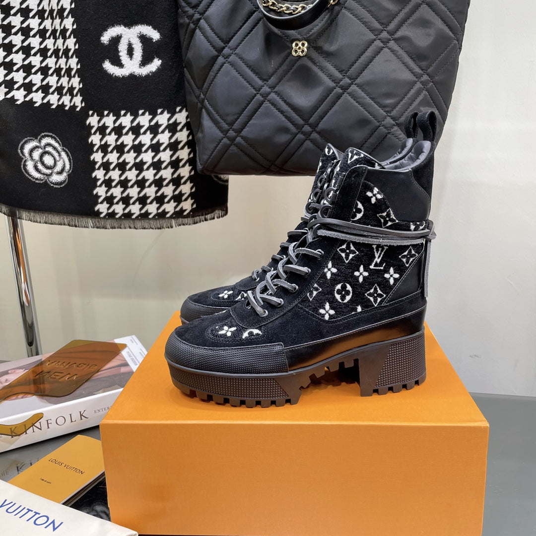 LAUREATE PLATFORM BOOTS IN BLACK MIX WHITE SUEDE AND MONOGRAM JACQUARD PATTERN - 35