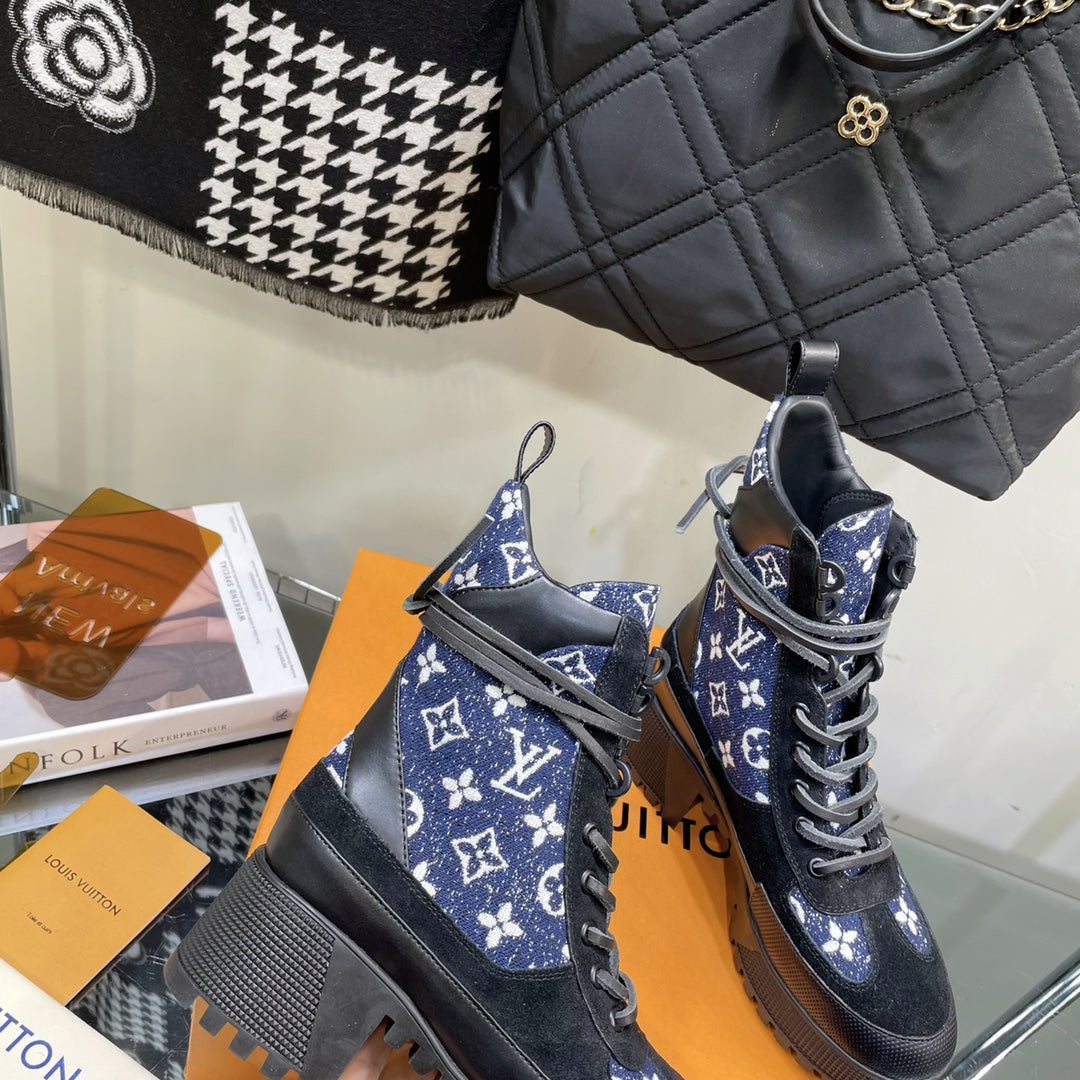 LAUREATE PLATFORM BOOTS IN BLACK SUEDE AND NAVY BLUE MONOGRAM JACQUARD PATTERN - 35