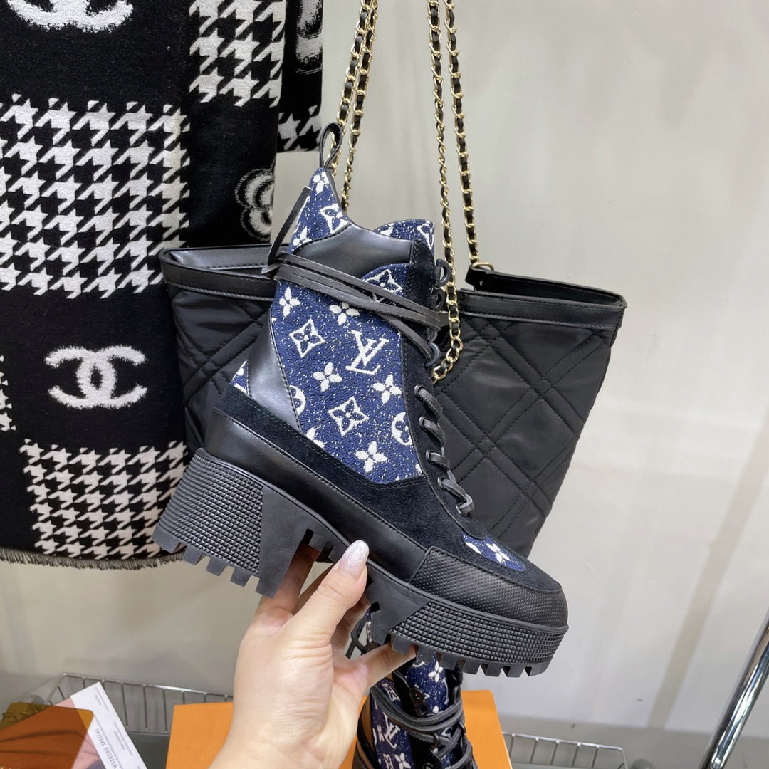 LAUREATE PLATFORM BOOTS IN BLACK SUEDE AND NAVY BLUE MONOGRAM JACQUARD PATTERN - 35