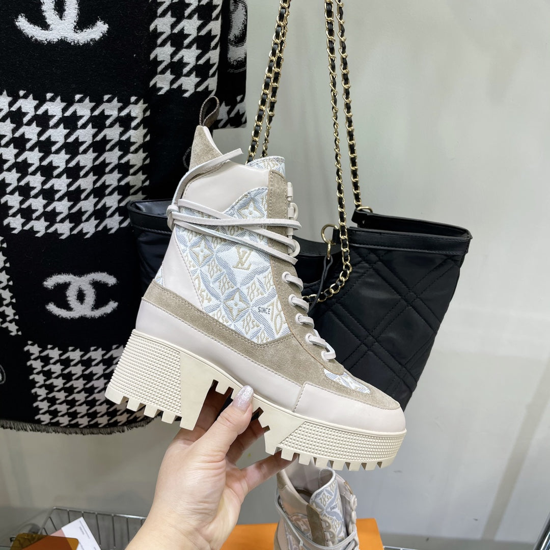 LAUREATE PLATFORM BOOTS IN OAT TAN SUEDE AND MONOGRAM JACQUARD PATTERN - 35