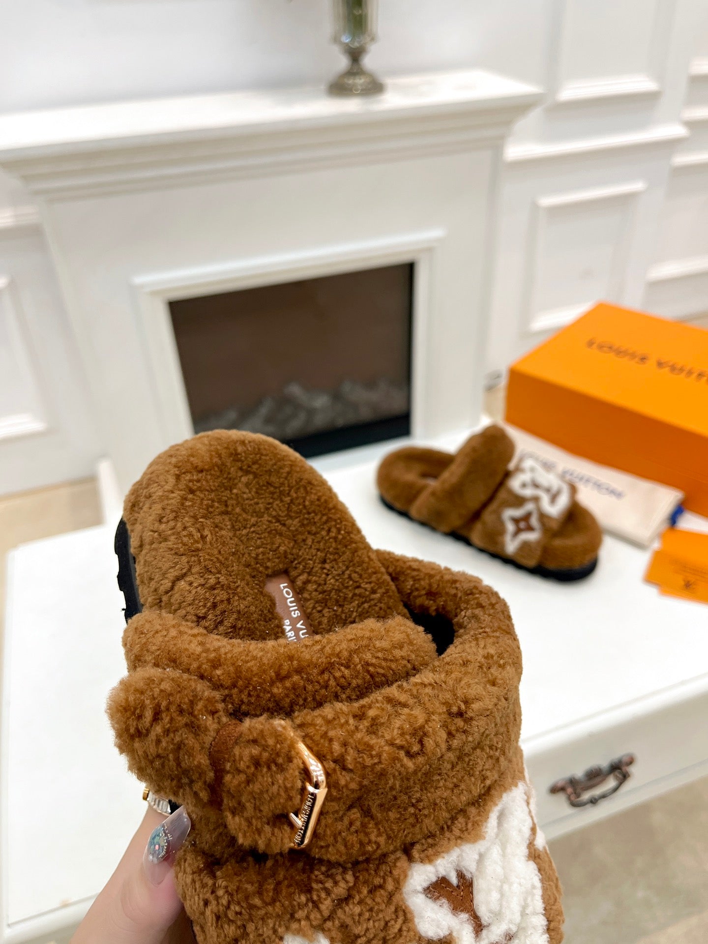 DAD SANDAL MULE IN CARAMEL BROWN MIX WHITE FLEECE - 35