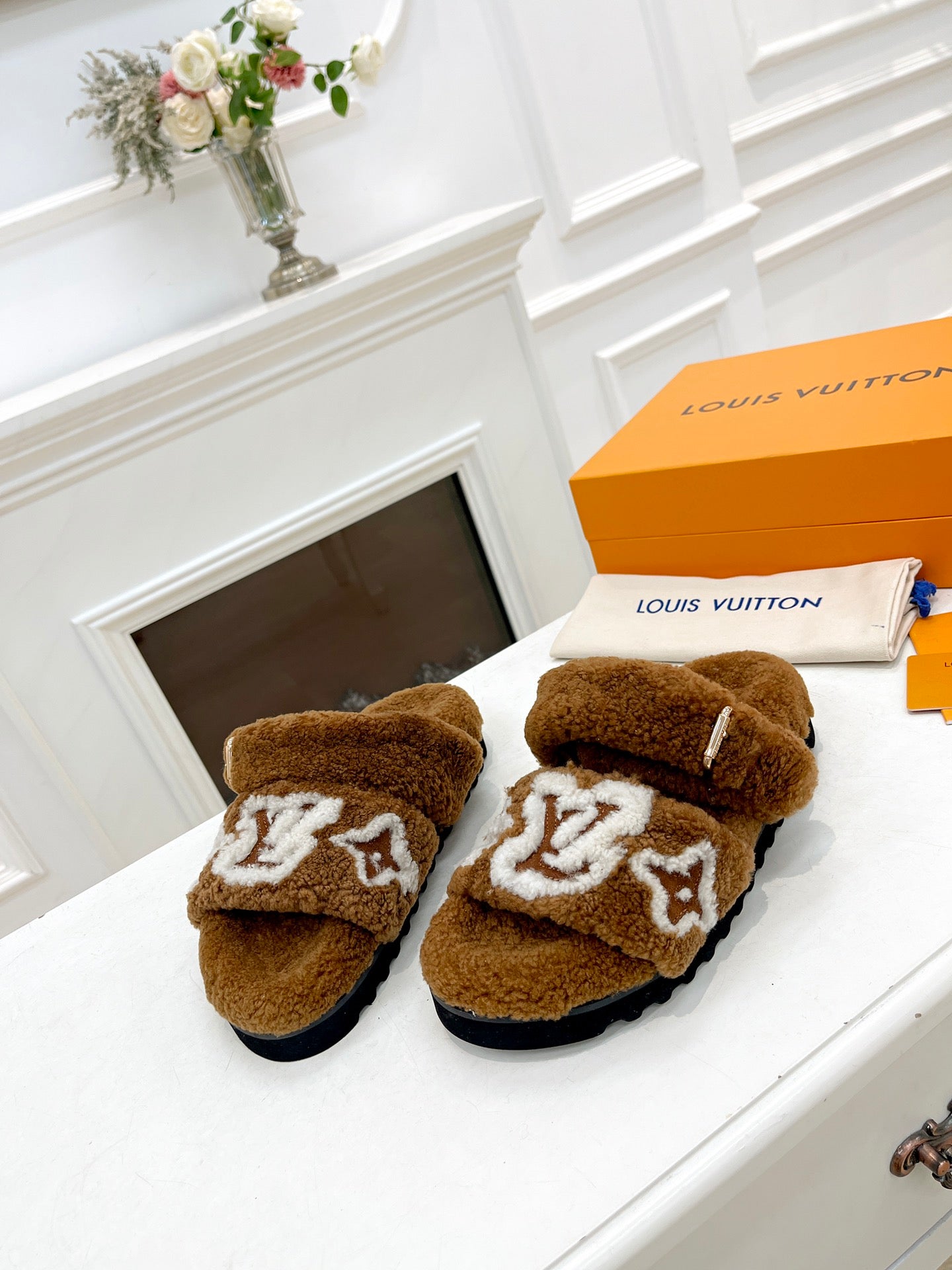 DAD SANDAL MULE IN CARAMEL BROWN MIX WHITE FLEECE - 35