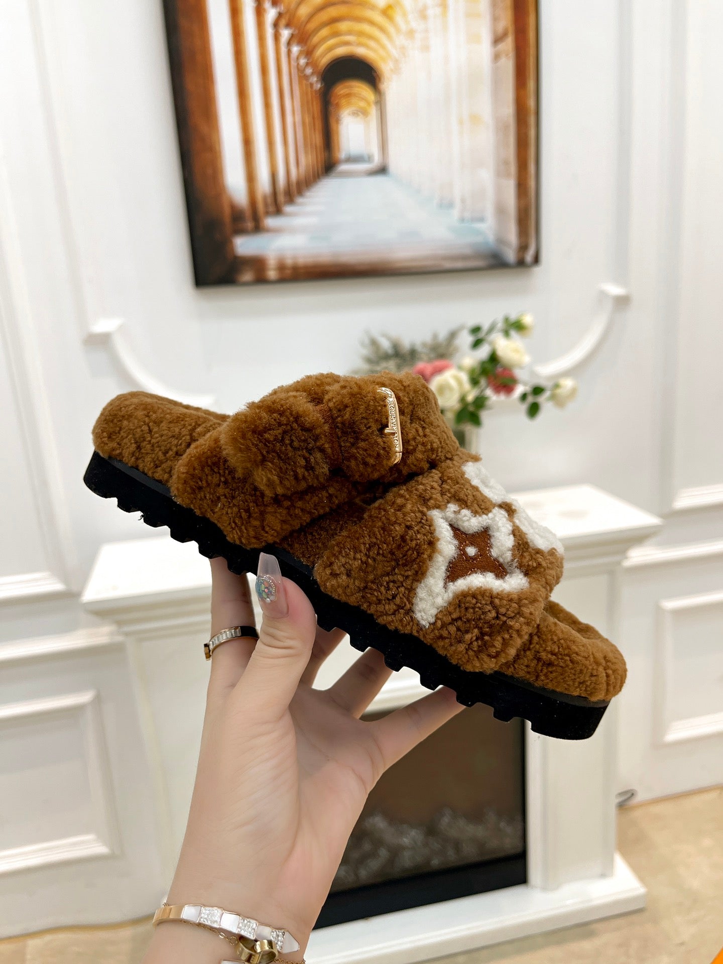 DAD SANDAL MULE IN CARAMEL BROWN MIX WHITE FLEECE - 35