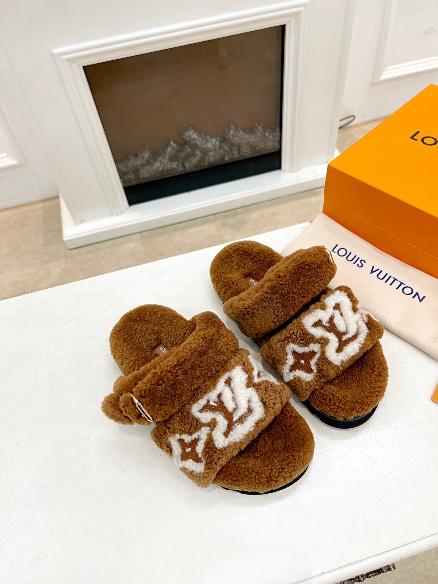 DAD SANDAL MULE IN CARAMEL BROWN MIX WHITE FLEECE - 35