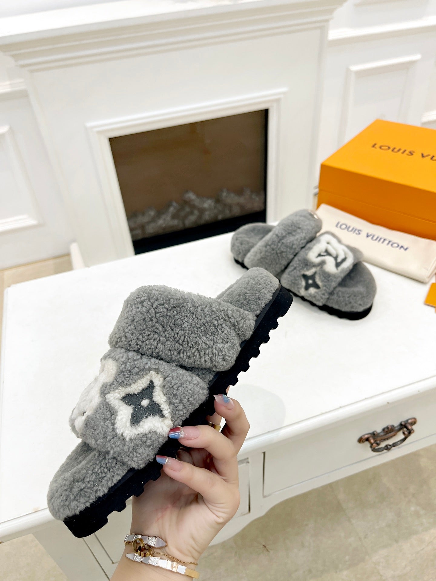 DAD SANDAL MULE IN SHADOW GRAY MIX WHITE FLEECE - 35