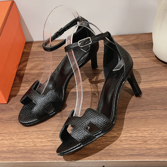 PREMIERE 70 SANDAL IN BLACK GRAINED CALFSKIN - 35
