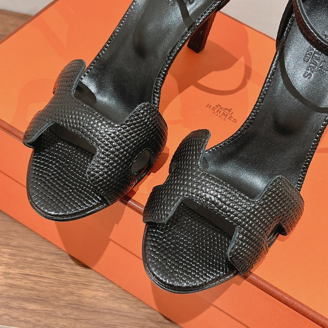 PREMIERE 105 SANDAL IN BLACK GRAINED CALFSKIN - 35