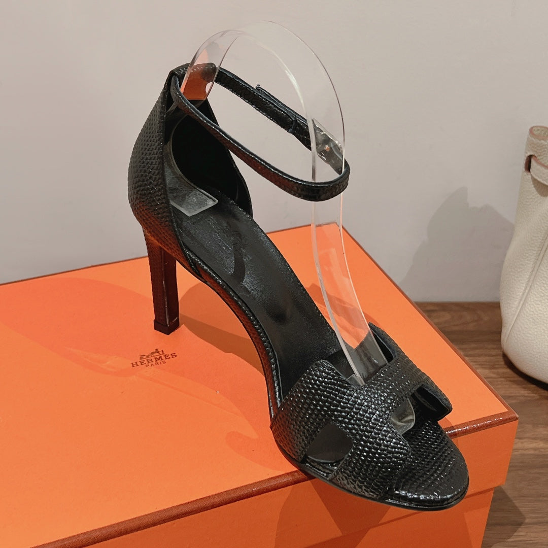 PREMIERE 105 SANDAL IN BLACK GRAINED CALFSKIN - 35