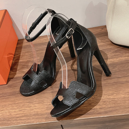 PREMIERE 115 SANDAL IN BLACK GRAINED CALFSKIN - 35