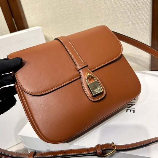 Сумка TABOU FLAP BAG 22 з гладкої телячої шкіри кольору бронзи з золотим замком