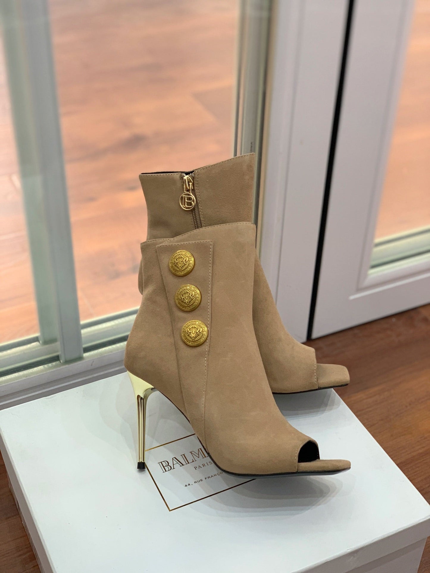 BALMAIN 26S ВІДКРИТІ ЧОБОТИ 95 ММ ЗІ СВІТЛО-КОРИЧНЕВОЇ ЗАМШІ