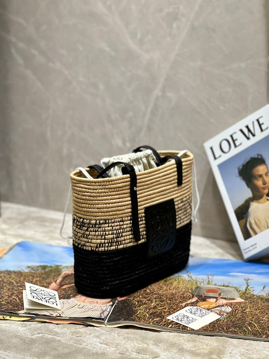 ПЛЕТЕНА СУМКА LOE BASKET BAG 28 З НАТУРАЛЬНОЇ РАФІЇ ЧОРНОГО КОЛЬОРУ