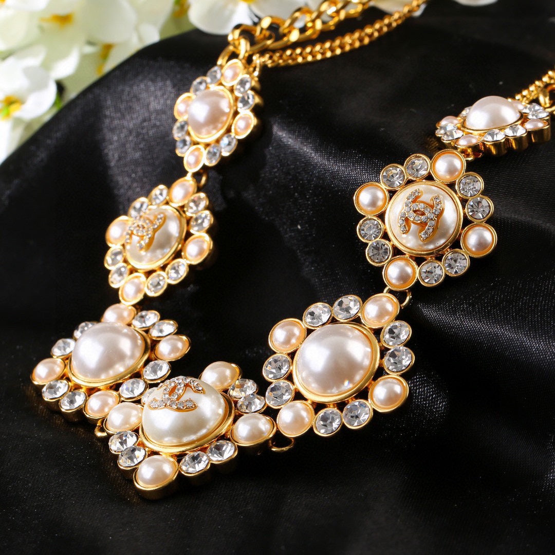 CHANEL 25S CHAIN BELT IN GOLD METALLIC WITH PEARL 614283 - 30