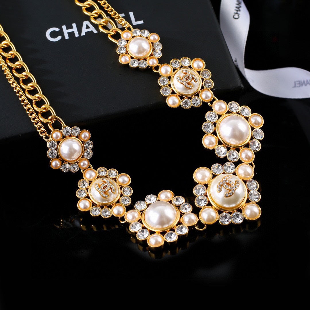 CHANEL 25S CHAIN BELT IN GOLD METALLIC WITH PEARL 614283 - 30