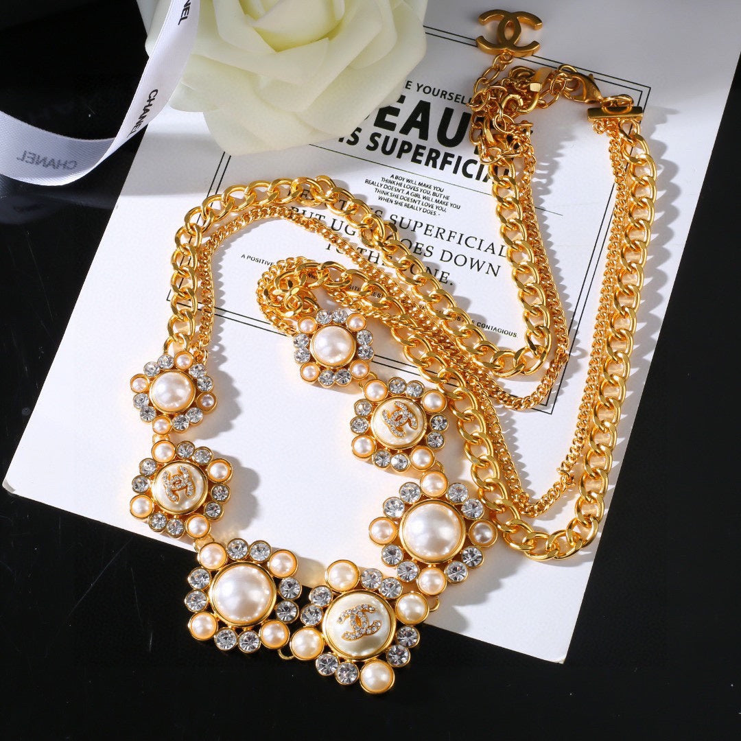CHANEL 25S CHAIN BELT IN GOLD METALLIC WITH PEARL 614283 - 30
