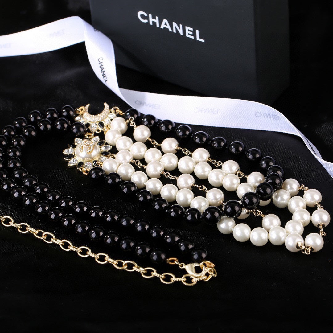 CHANEL 25S CHAIN BELT IN WHITE AND BLACK PEARL 614477 - 30