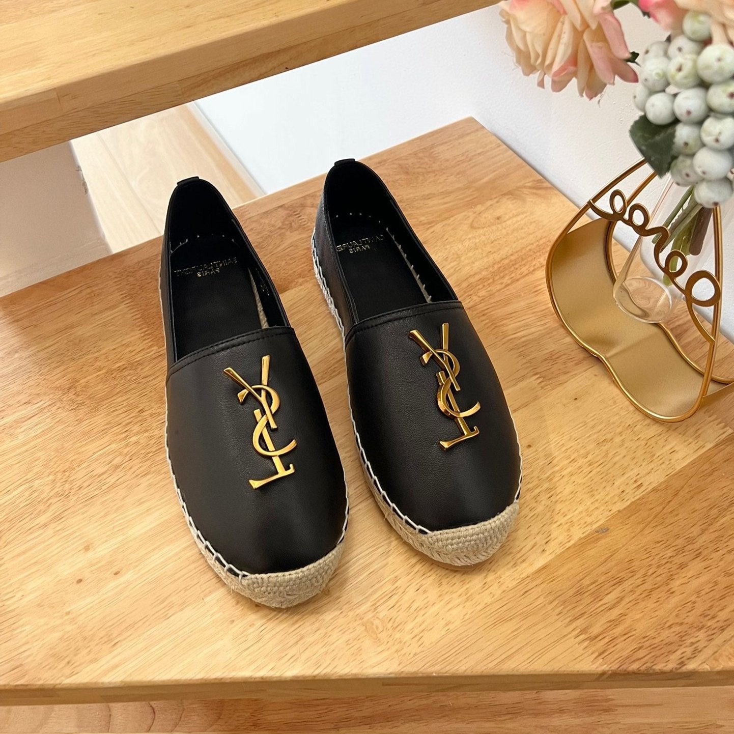 SL YVES LOGO SLIP ON BLACK CALFSKIN - 35