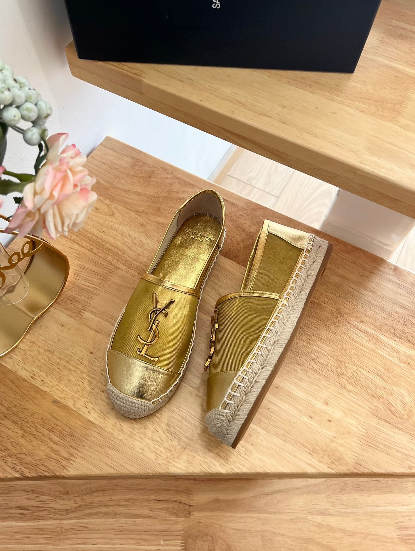 SL YVES LOGO SLIP ON METALLIC GOLD CALFSKIN AND MESH - 35