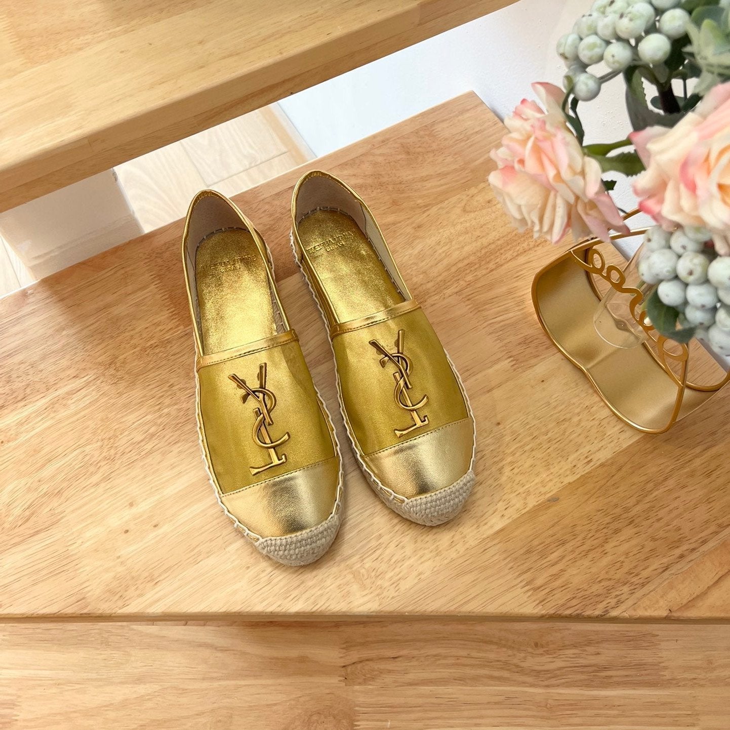 SL YVES LOGO SLIP ON METALLIC GOLD CALFSKIN AND MESH - 35