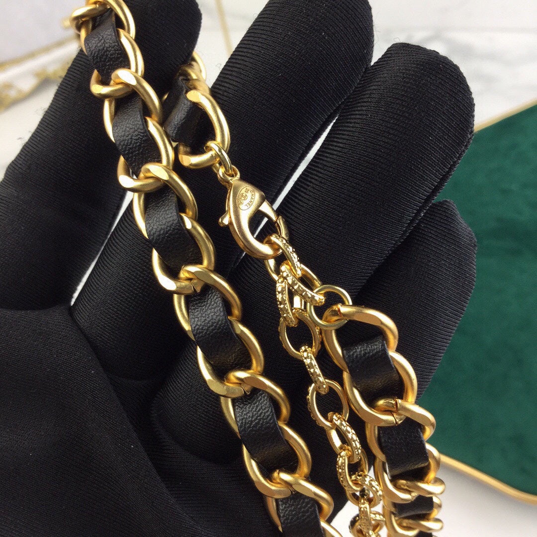 CHANEL 25S CHAIN BELT IN WHITE PEARL AND BLACK CALFSKIN 614403 - 30