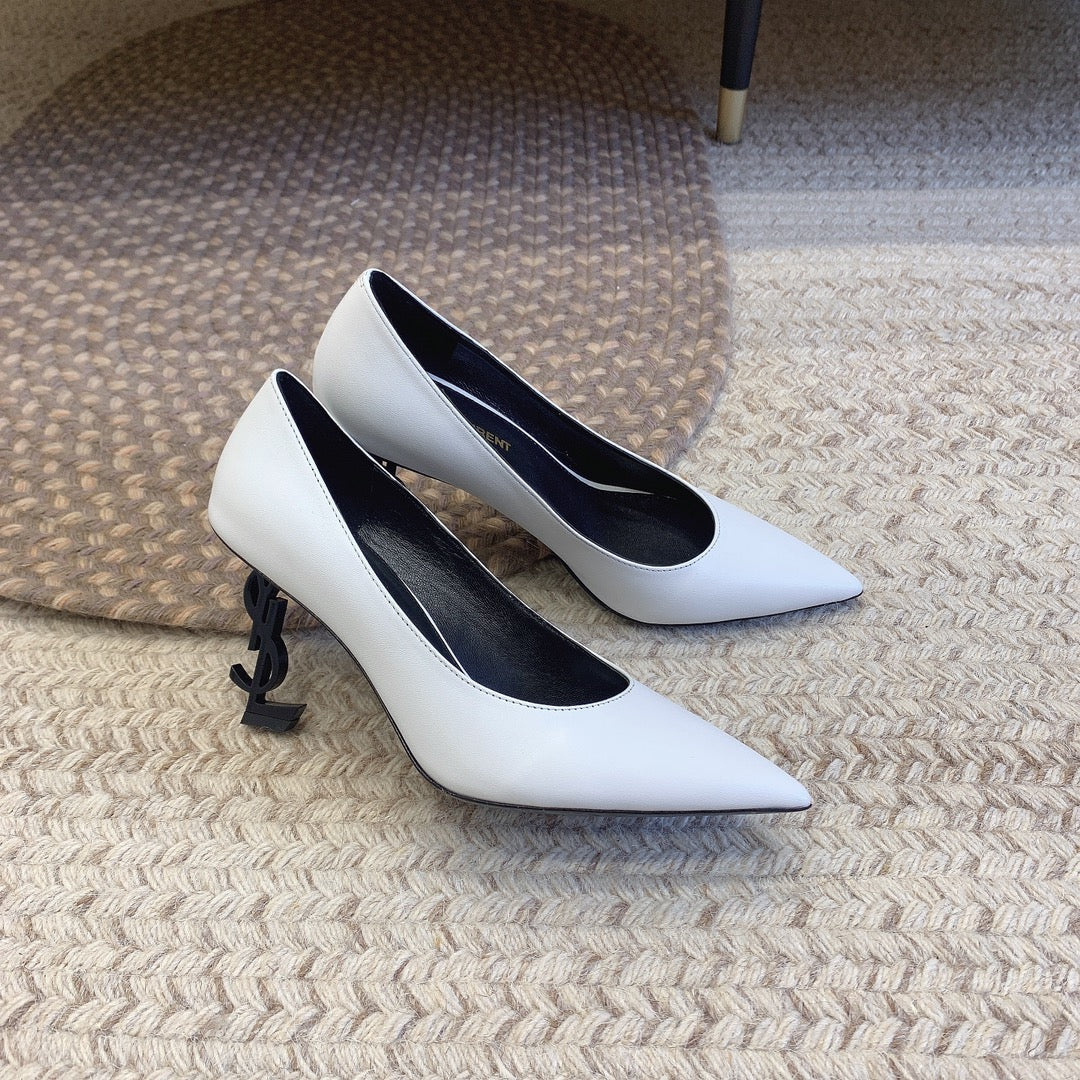 OPYUM BLACK HEEL PUMPS IN WHITE SMOOTH LAMBSKIN - 34