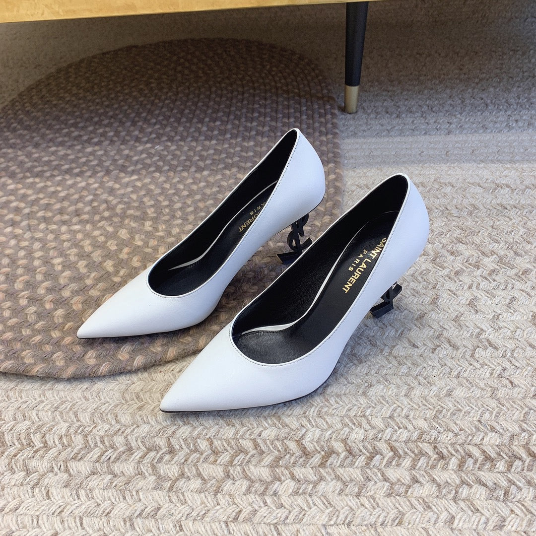 OPYUM BLACK HEEL PUMPS IN WHITE SMOOTH LAMBSKIN - 34
