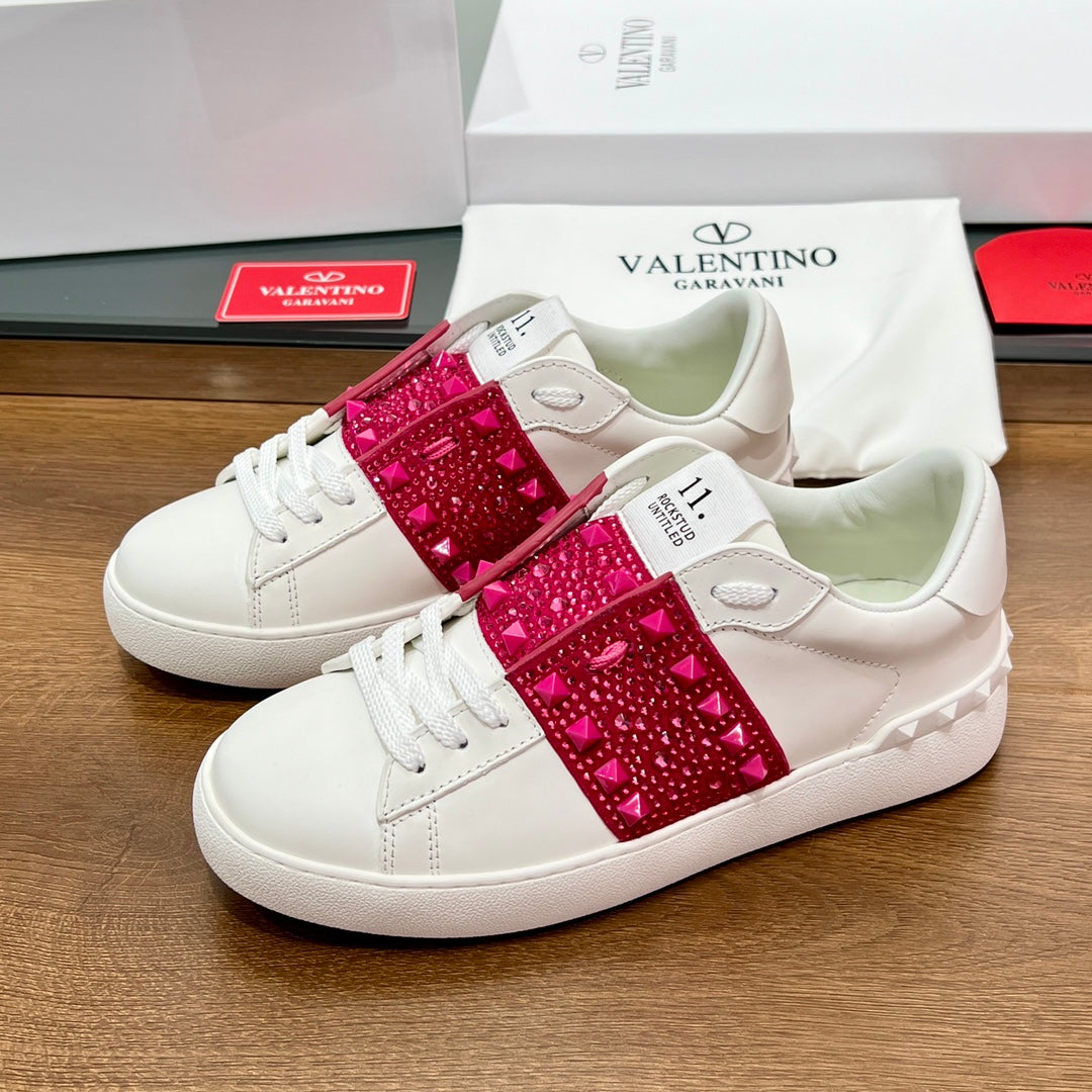 VALENTINO 25S GARAVANI ROCKSTUD UNTITLED STUDDED SNEAKERS IN WHITE LAMBSKIN AND RED STONE-EMBELLISHED - 35
