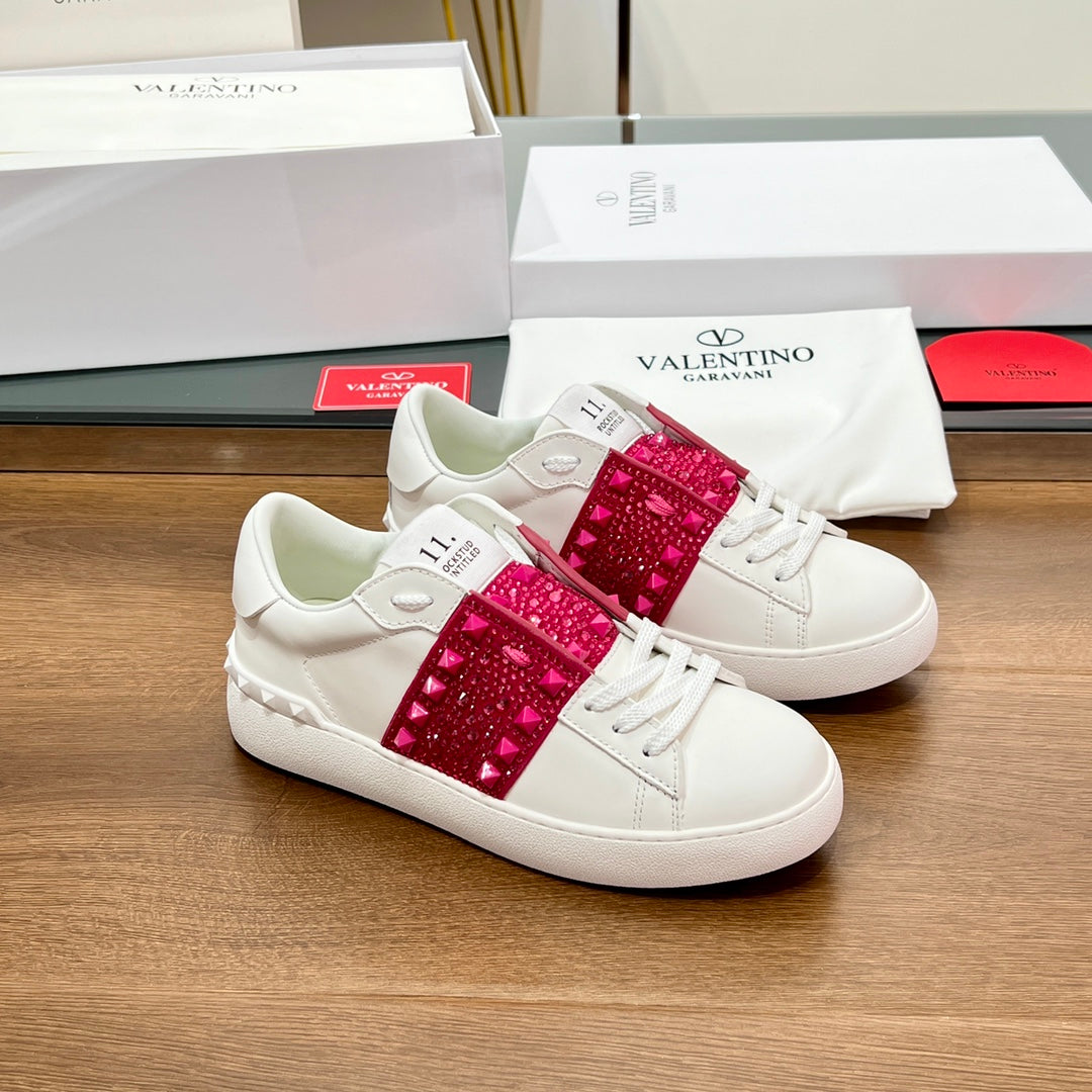 VALENTINO 25S GARAVANI ROCKSTUD UNTITLED STUDDED SNEAKERS IN WHITE LAMBSKIN AND RED STONE-EMBELLISHED - 35