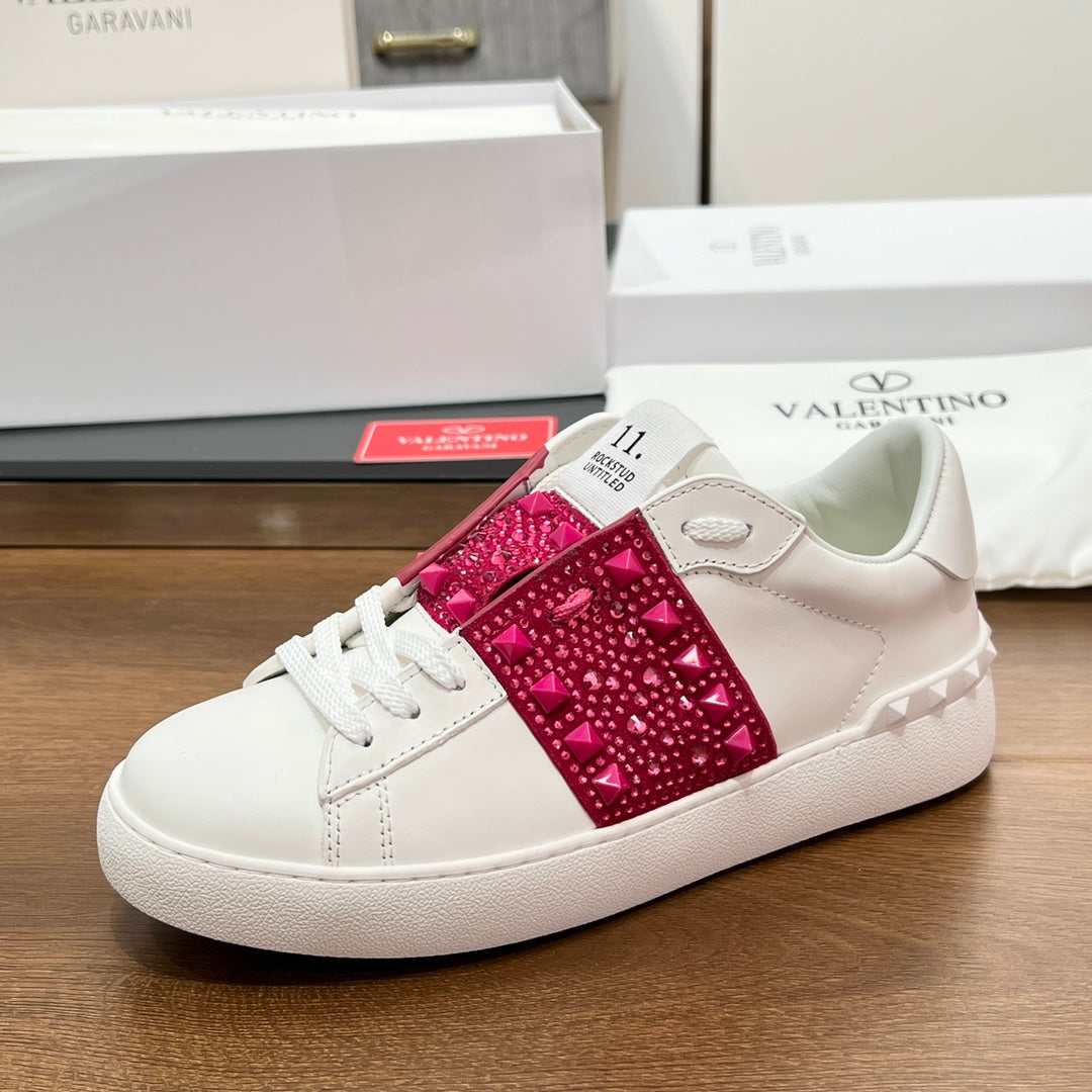 VALENTINO 25S GARAVANI ROCKSTUD UNTITLED STUDDED SNEAKERS IN WHITE LAMBSKIN AND RED STONE-EMBELLISHED - 35