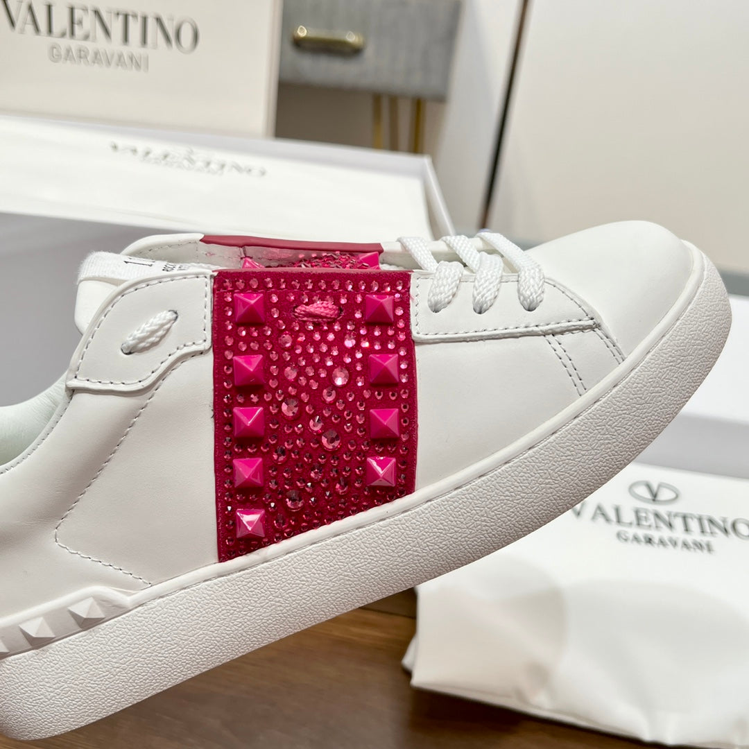 VALENTINO 25S GARAVANI ROCKSTUD UNTITLED STUDDED SNEAKERS IN WHITE LAMBSKIN AND RED STONE-EMBELLISHED - 35