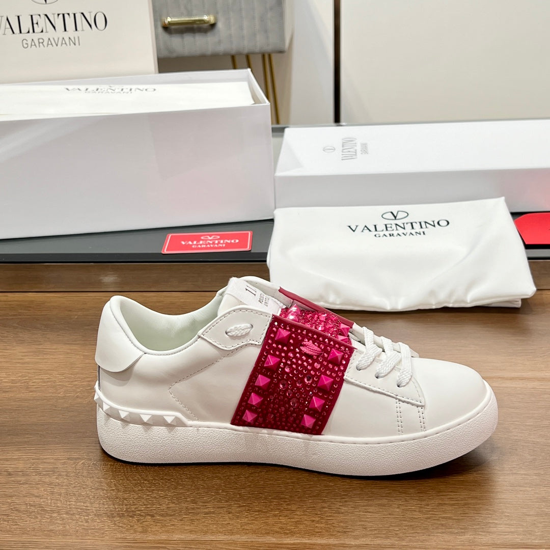 VALENTINO 25S GARAVANI ROCKSTUD UNTITLED STUDDED SNEAKERS IN WHITE LAMBSKIN AND RED STONE-EMBELLISHED - 35