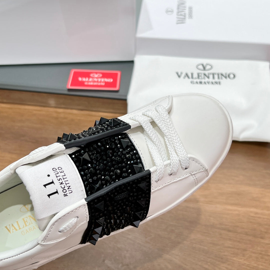 VALENTINO 25S GARAVANI ROCKSTUD UNTITLED STUDDED SNEAKERS IN WHITE LAMBSKIN AND BLACK STONE-EMBELLISHED - 35