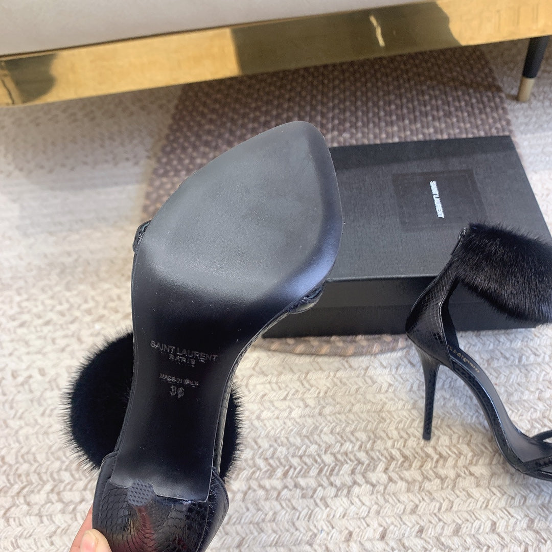 HIGH HEEL SANDAL IN BLACK POLISHED CALFSKIN AND MINK FUR - 34