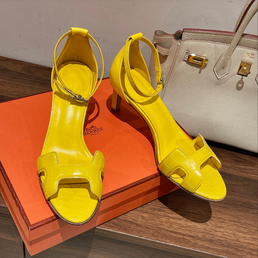 PREMIERE 70 SANDAL IN BRIGHT YELLOW CALFSKIN - 35