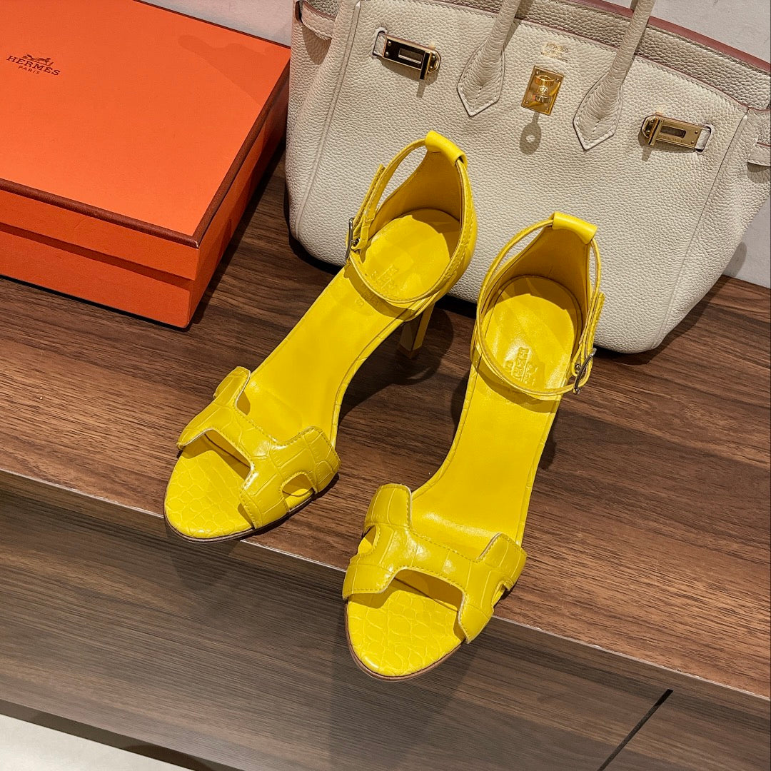 PREMIERE 105 SANDAL IN BRIGHT YELLOW CALFSKIN - 35