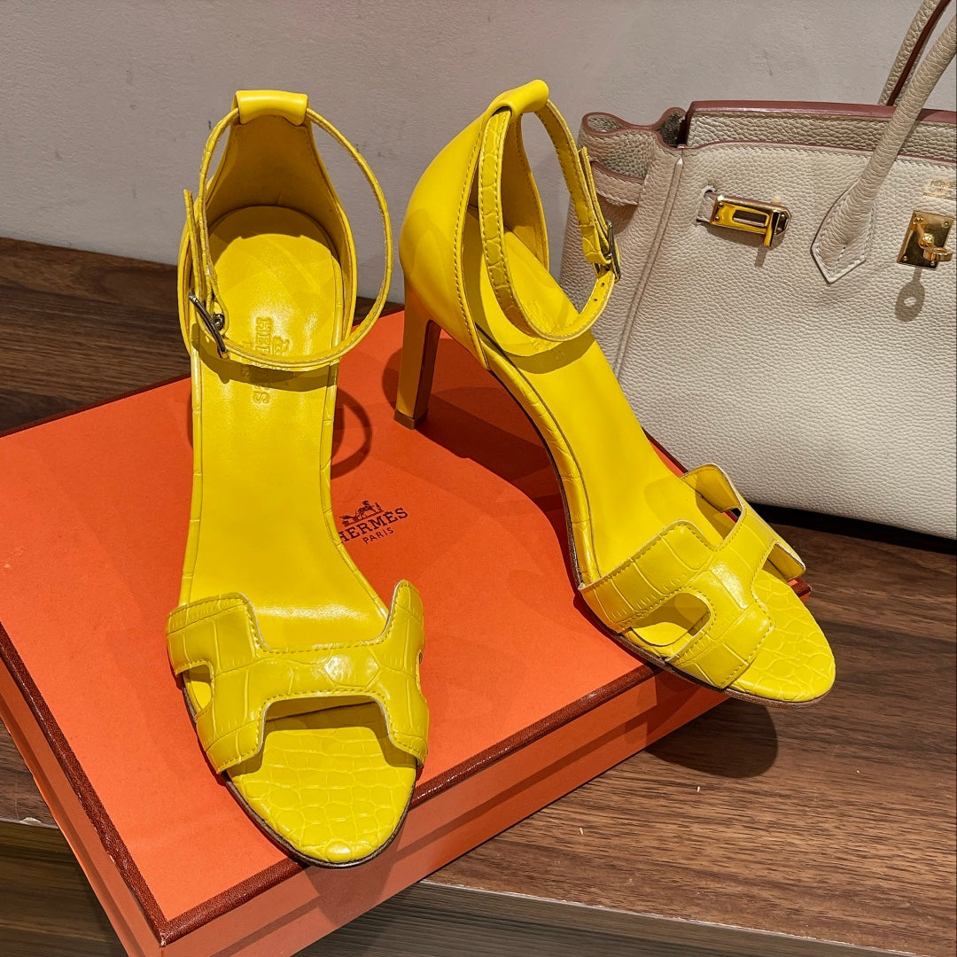 PREMIERE 105 SANDAL IN BRIGHT YELLOW CALFSKIN - 35