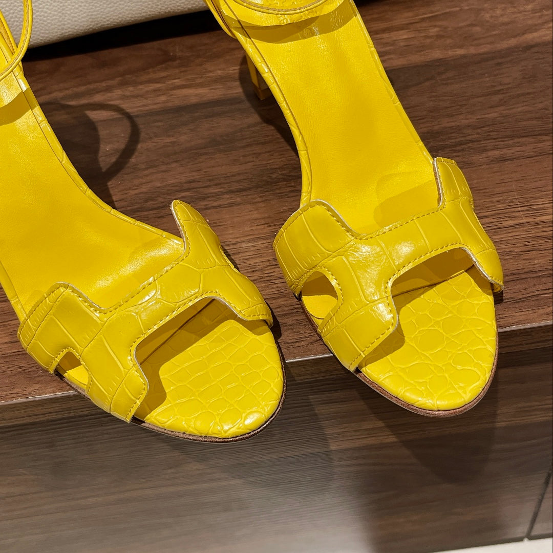 PREMIERE 105 SANDAL IN BRIGHT YELLOW CALFSKIN - 35