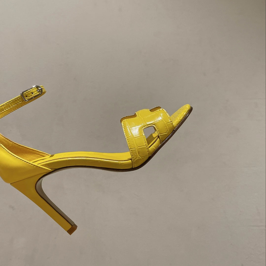 PREMIERE 105 SANDAL IN BRIGHT YELLOW CALFSKIN - 35