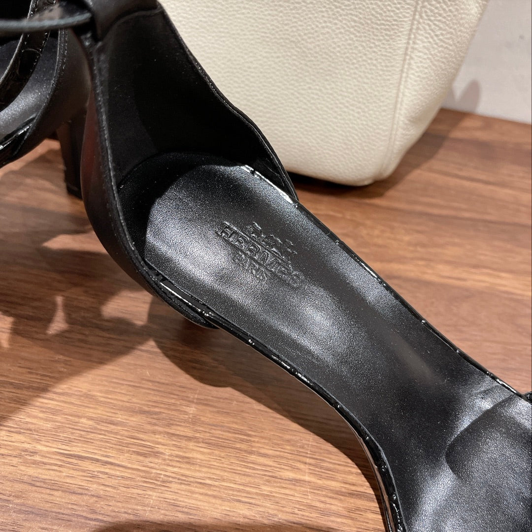 PREMIERE 70 SANDAL IN BLACK PATENT CALFSKIN - 35