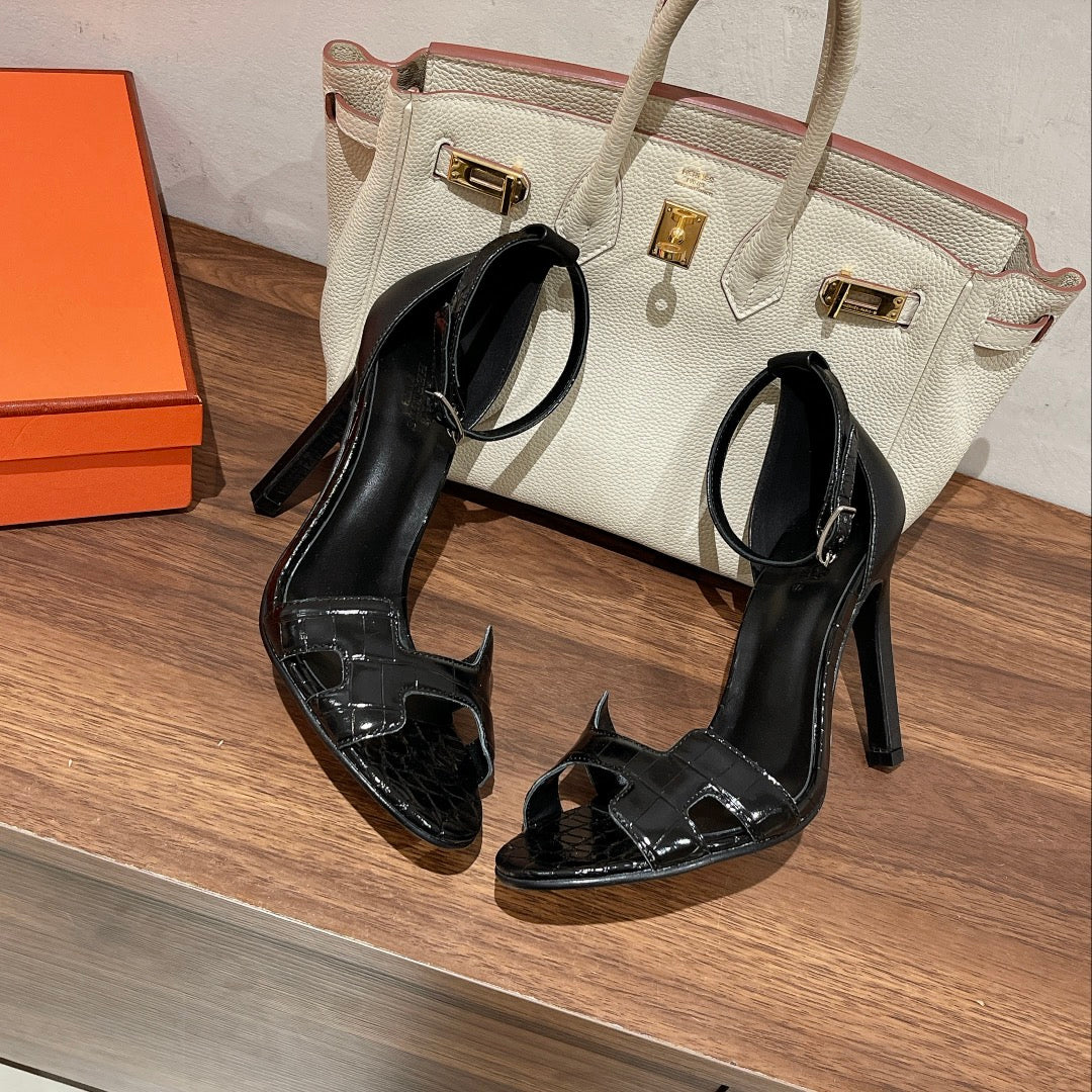 PREMIERE 115 SANDAL IN BLACK PATENT CALFSKIN - 35