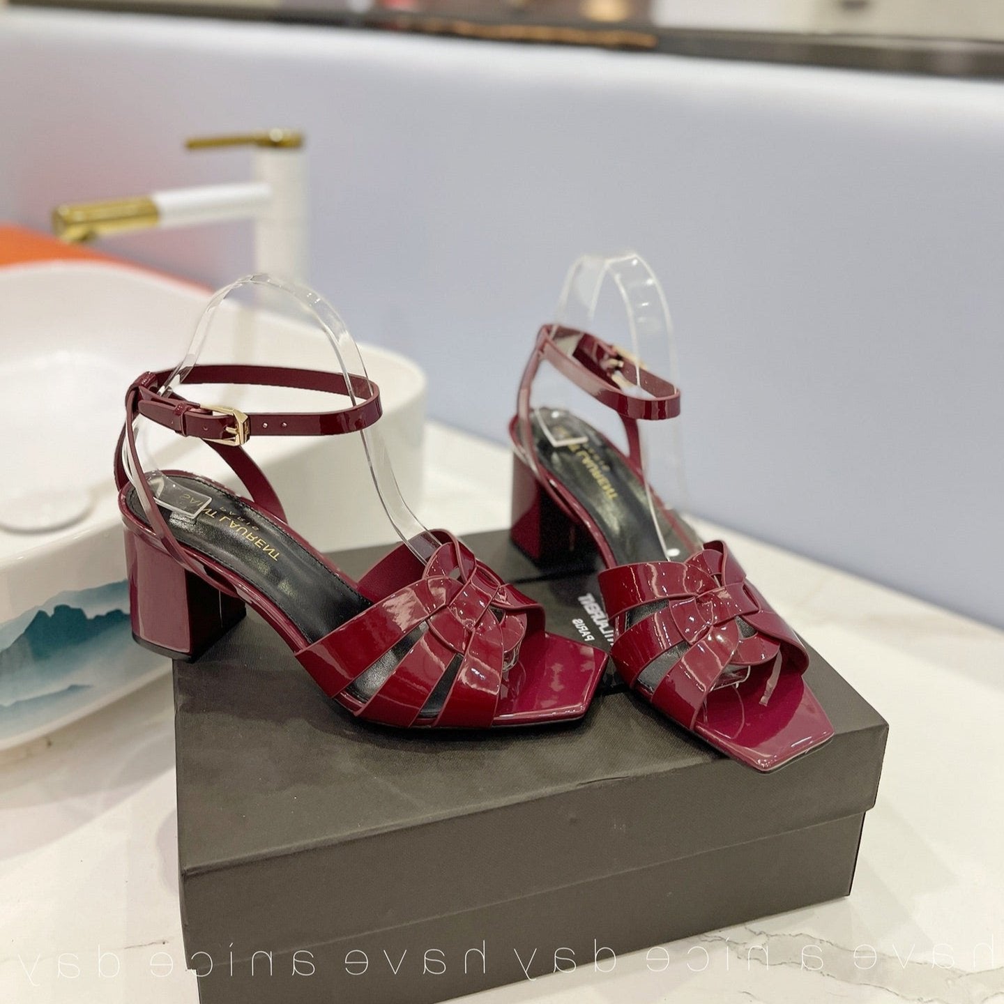 SL TRIBUTE SANDAL GLOSSY BERRY CALFSKIN - 34
